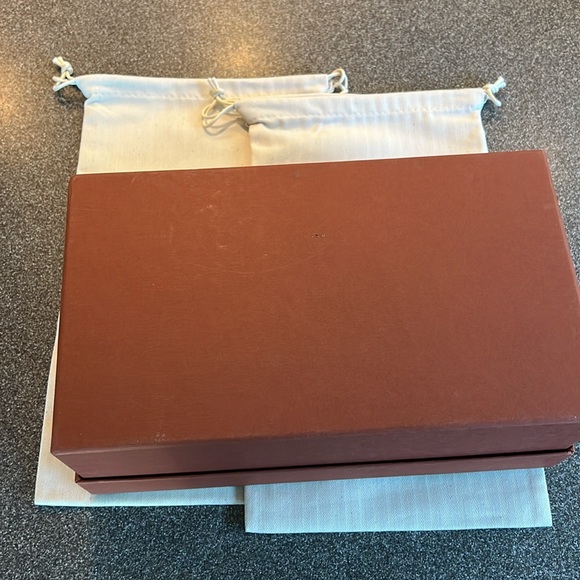 Loro Piana shoebox w/ dust covers - Picture 4 of 5